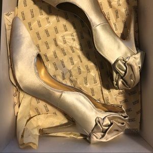 Badgley Mischka Champagne Heels